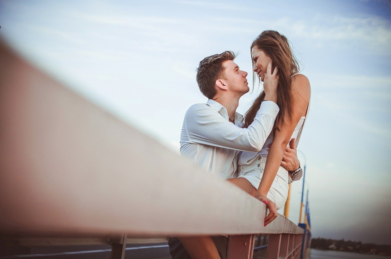 Top 10 Best Couples Wallpapers Couple Pictures For Valentine